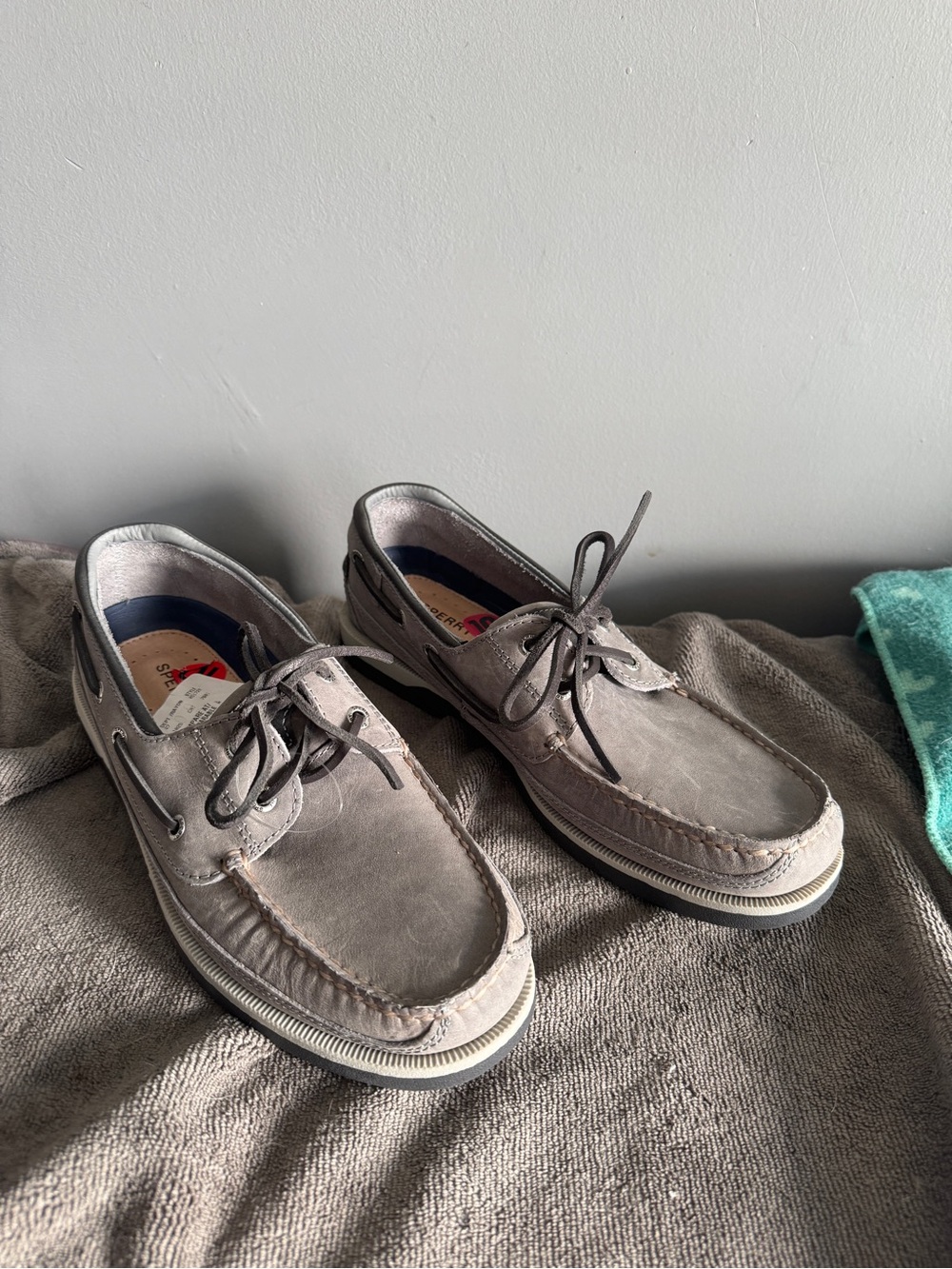 Brand New Sperry Men's Light Gray Suede Boat Shoes - Lace-Up Deck Style size 10